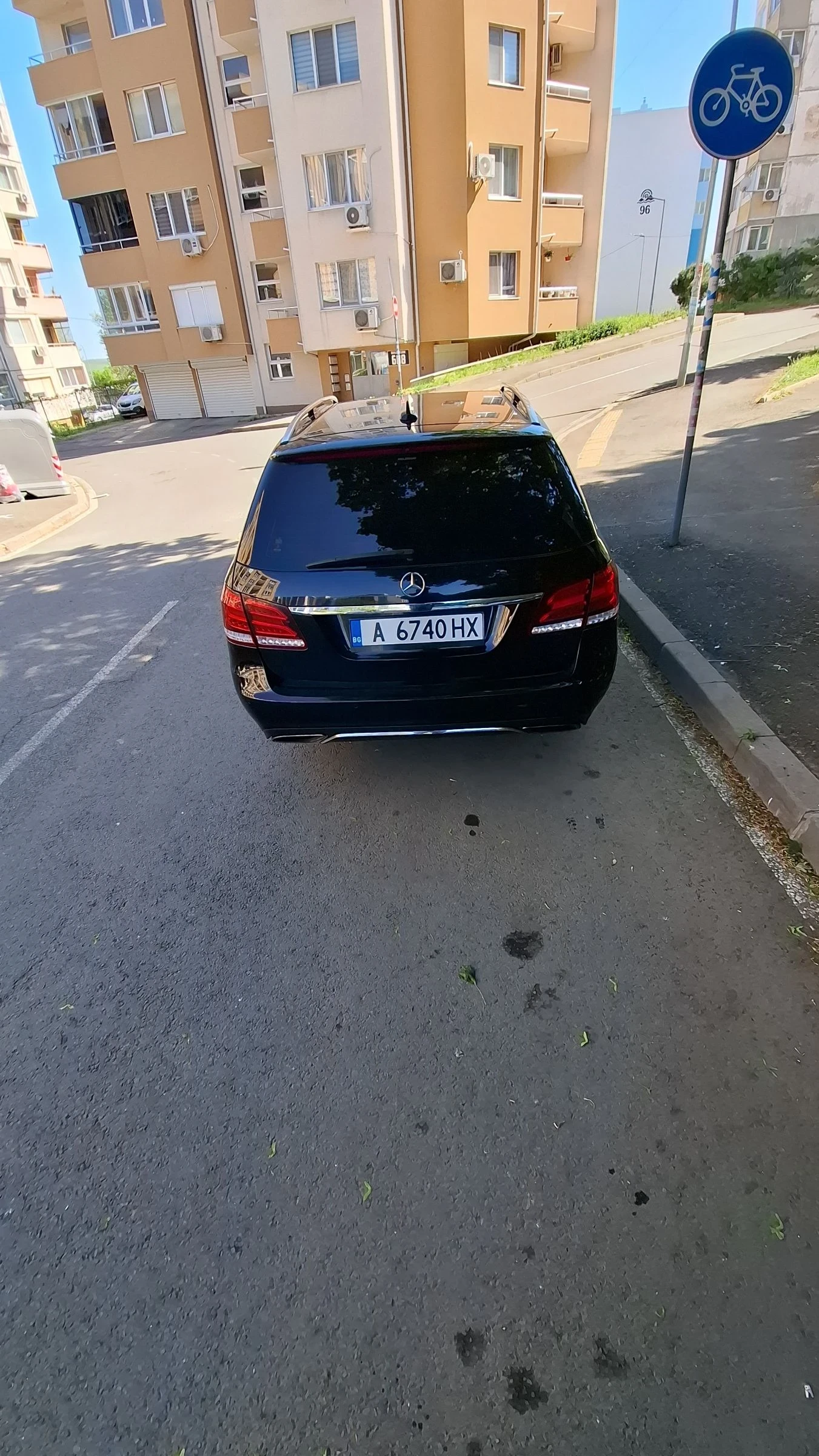 Mercedes-Benz E 220, снимка 3 - Автомобили и джипове - 54441640
