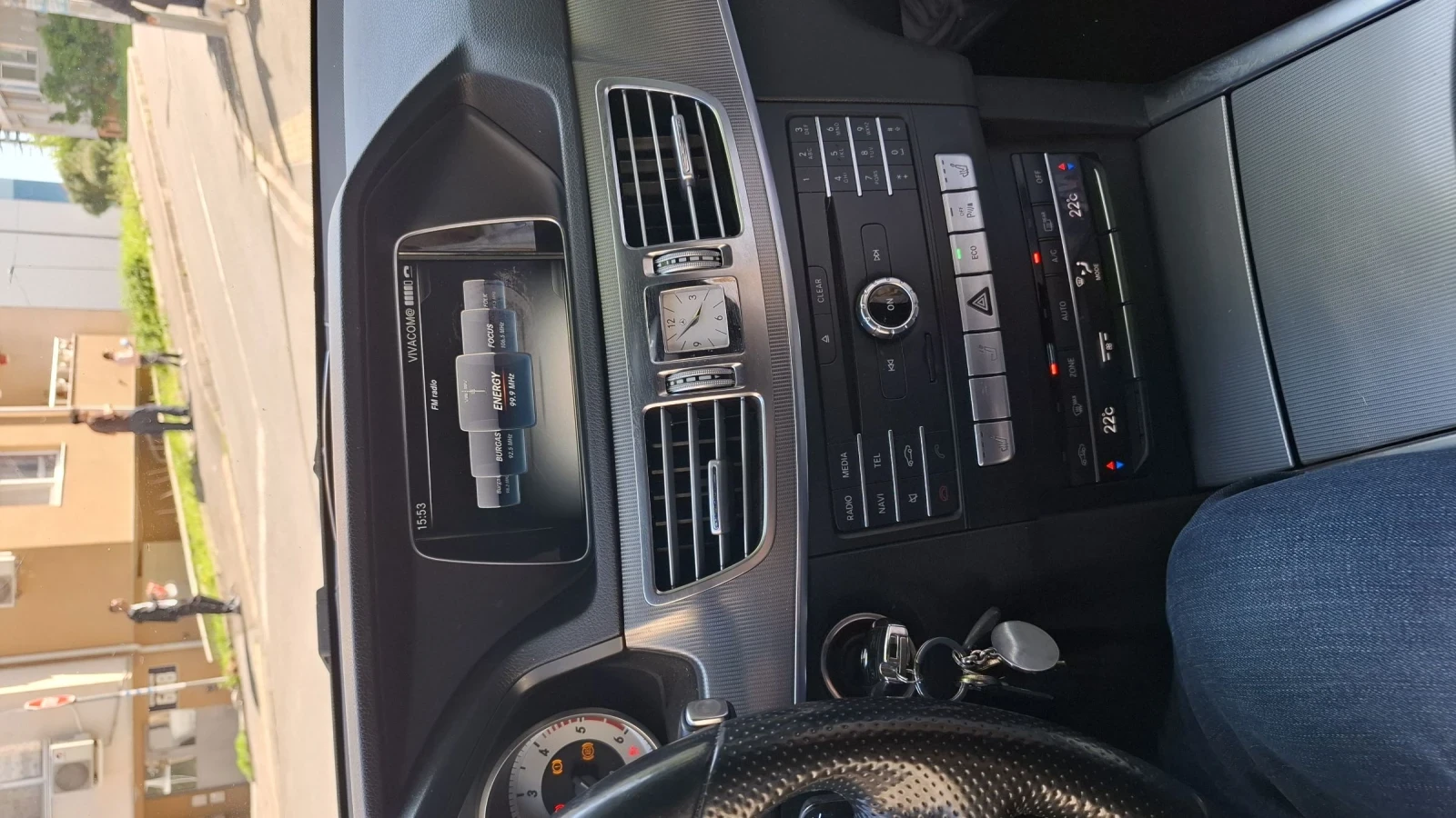 Mercedes-Benz E 220, снимка 5 - Автомобили и джипове - 54441640