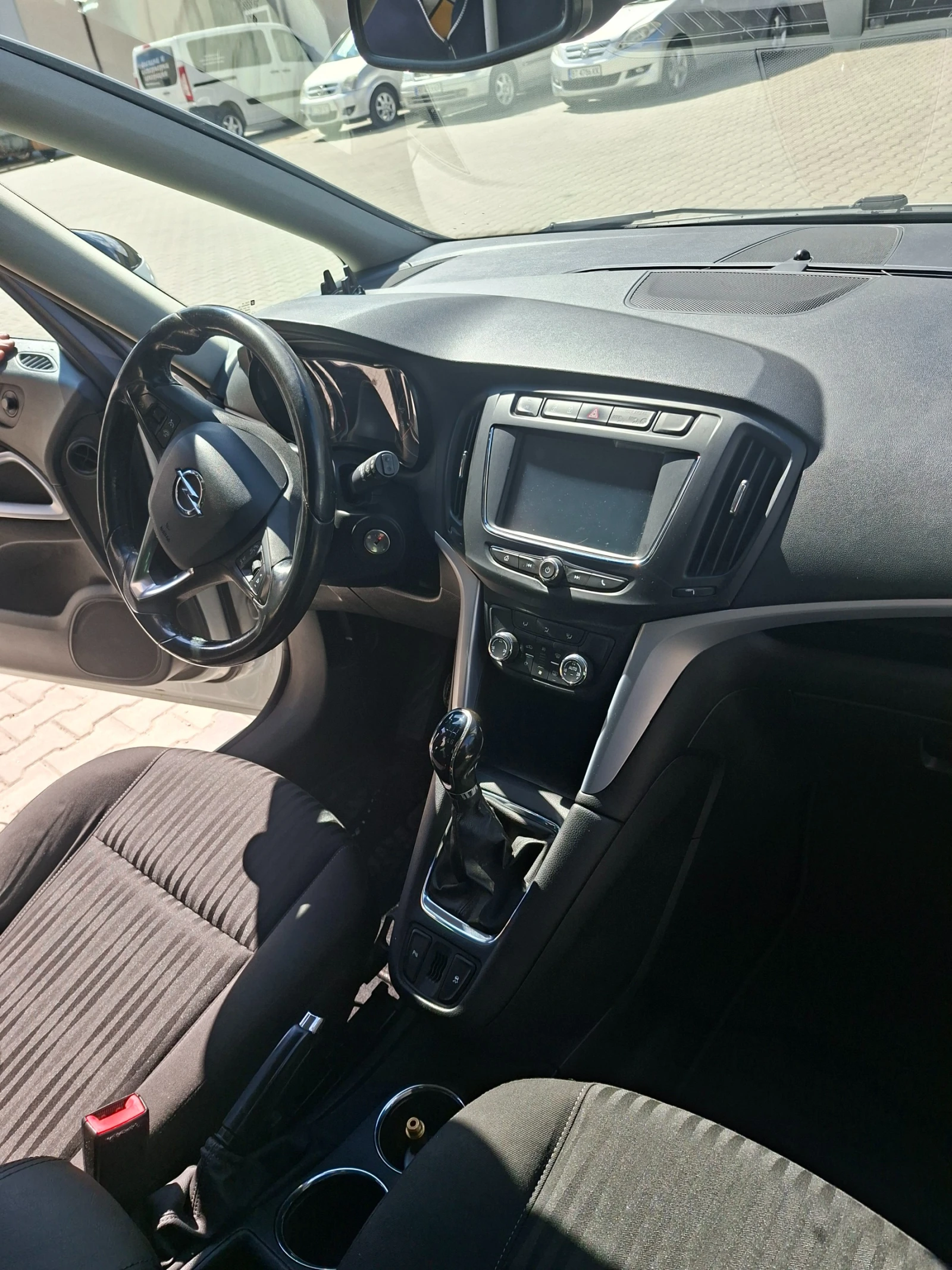 Opel Zafira Tourer 1.4 T, снимка 7 - Автомобили и джипове - 54526168