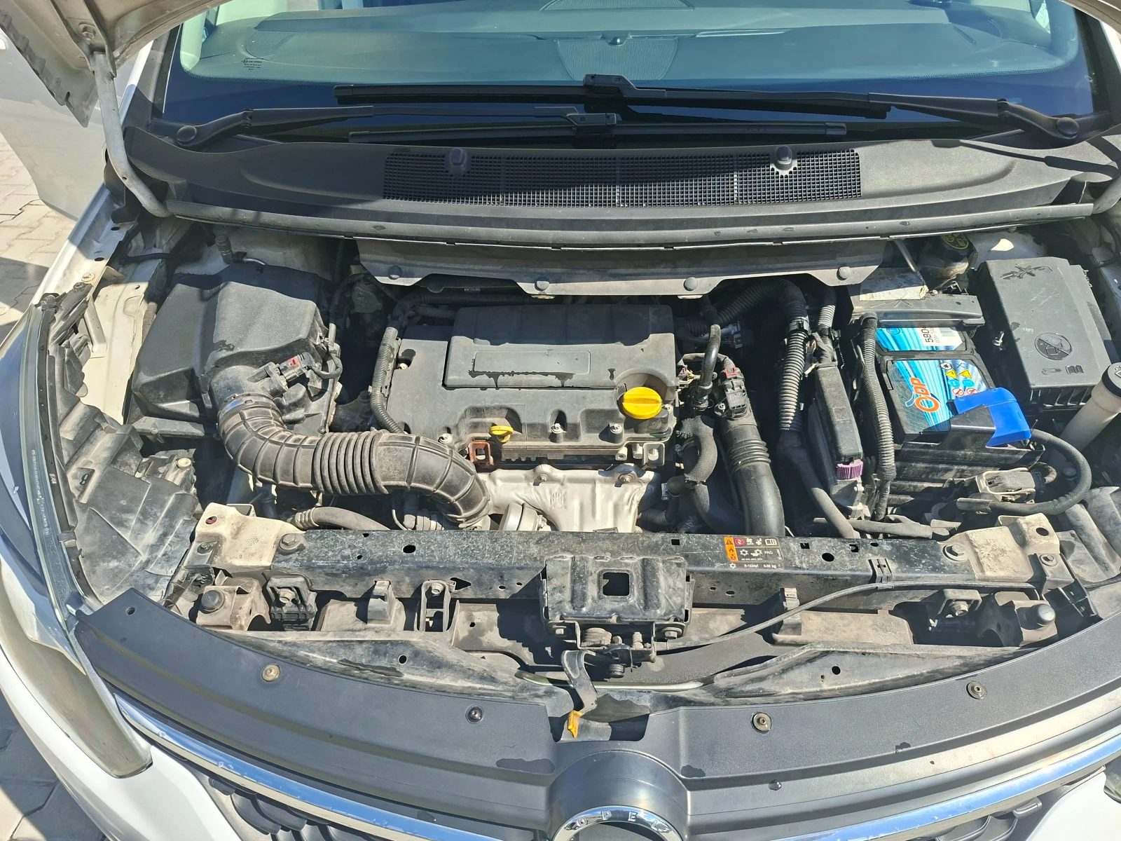 Opel Zafira Tourer 1.4 T, снимка 12 - Автомобили и джипове - 54526168