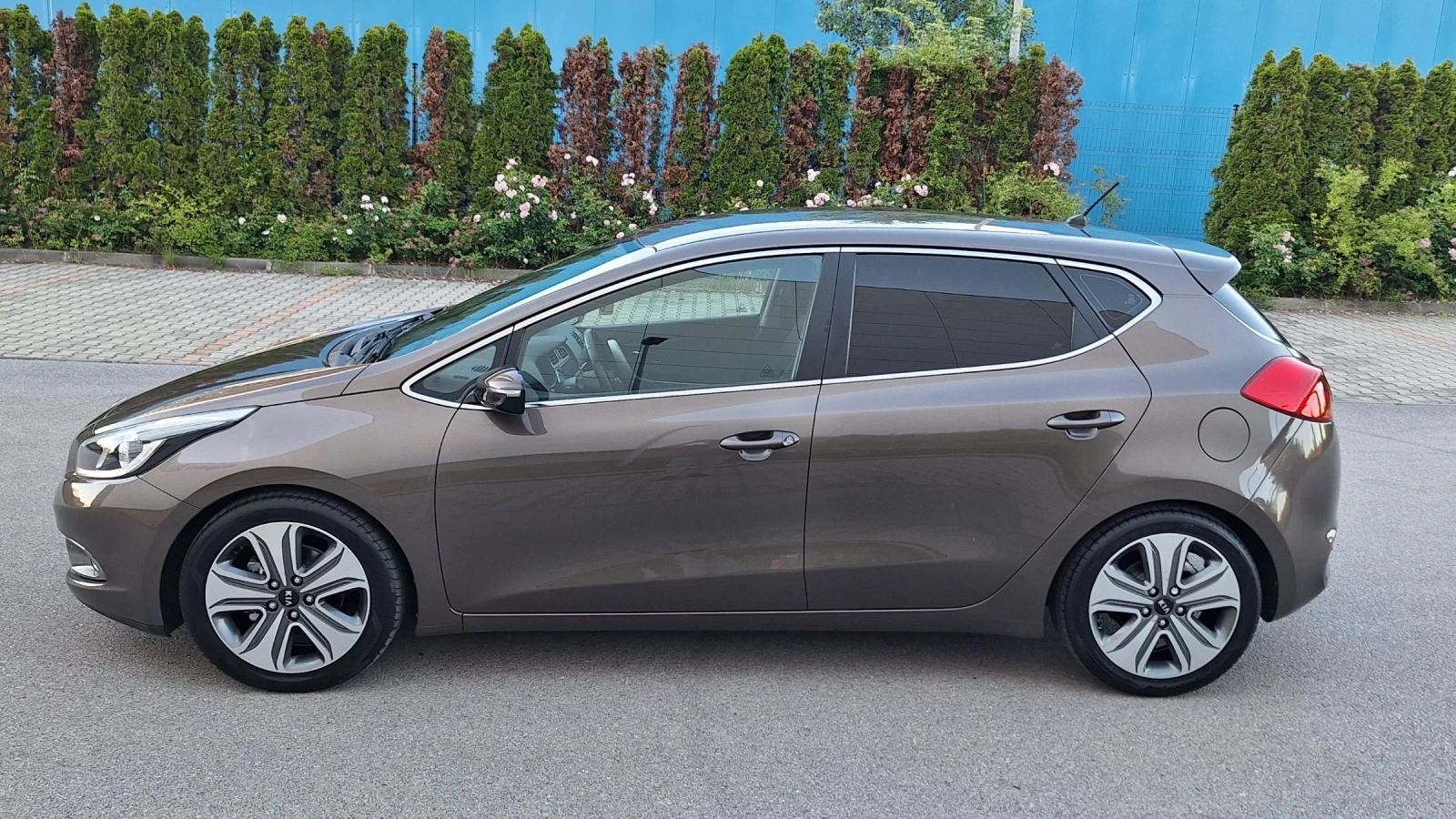 Kia Ceed 1.6- Нави-парктроник., снимка 5 - Автомобили и джипове - 54935219