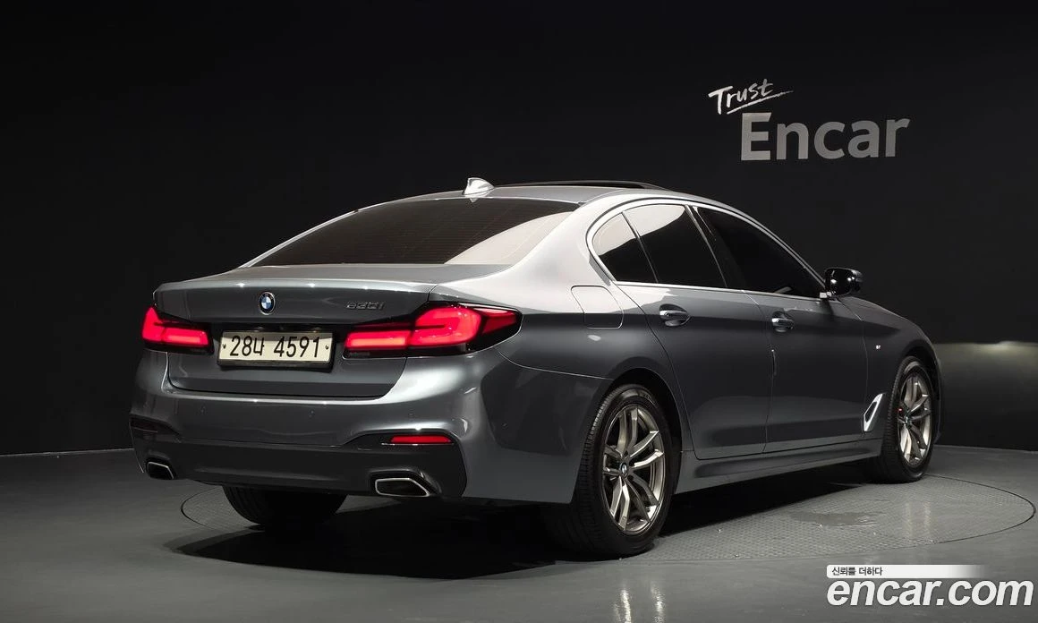 BMW 530 530i M Sport Package Plus, снимка 2 - Автомобили и джипове - 56157002