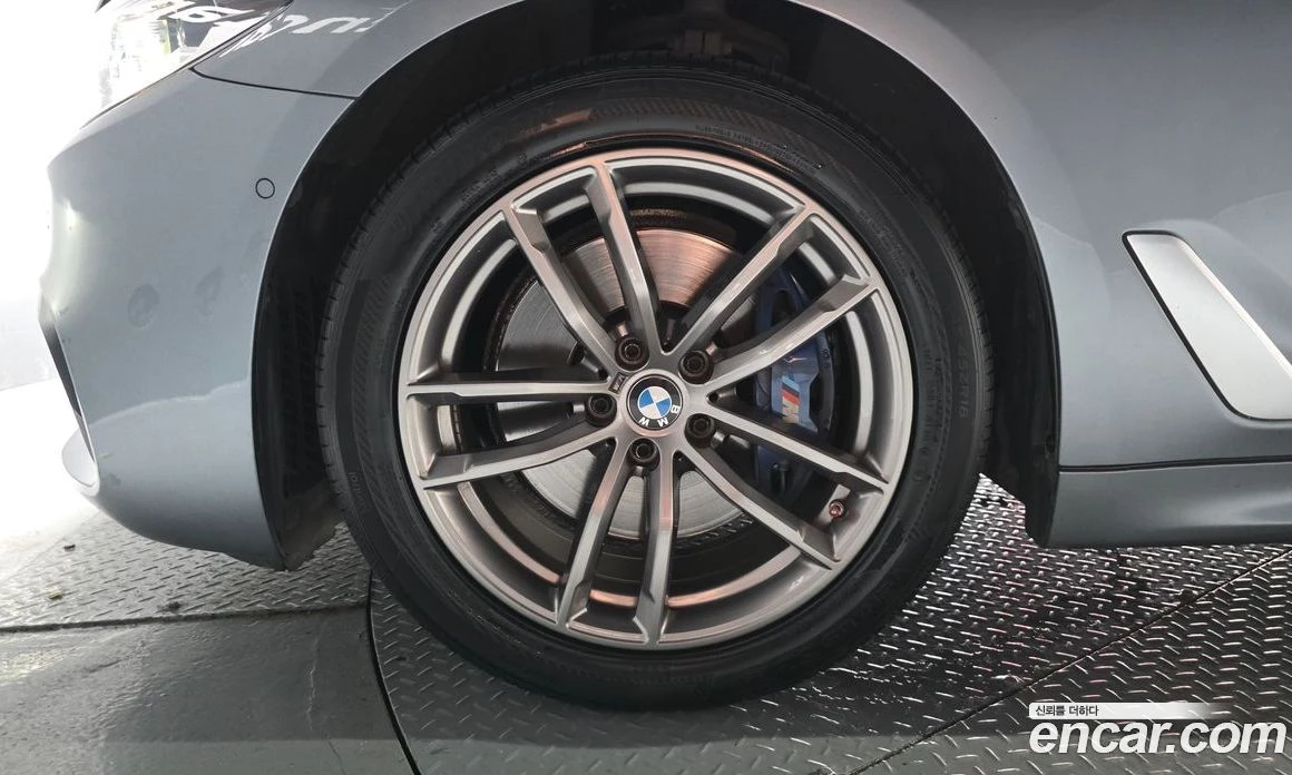 BMW 530 530i M Sport Package Plus, снимка 5 - Автомобили и джипове - 56157002