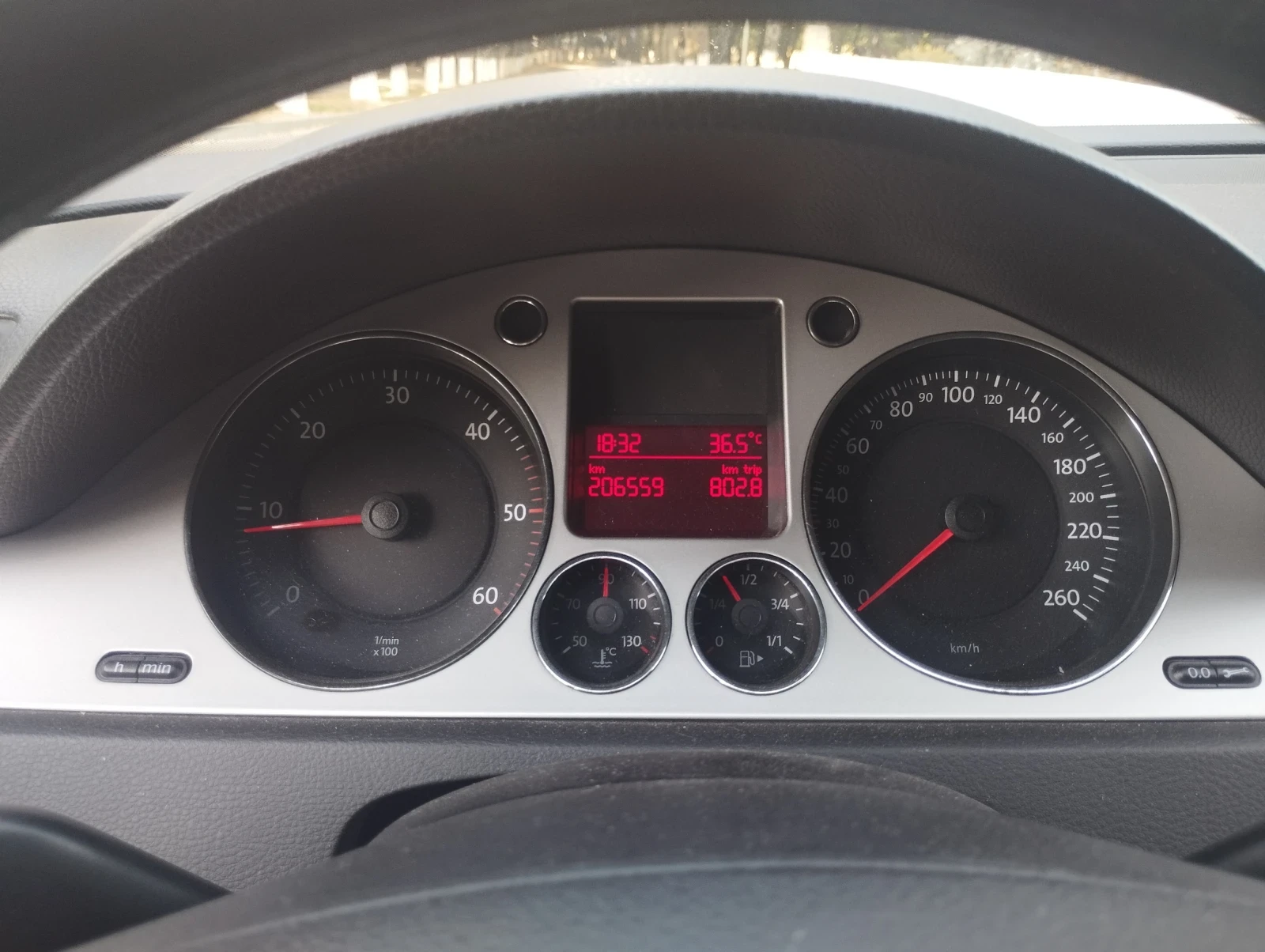 VW Passat, снимка 10 - Автомобили и джипове - 56548843