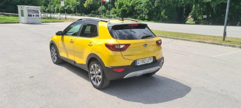 Kia Stonic, снимка 2 - Автомобили и джипове - 45960378