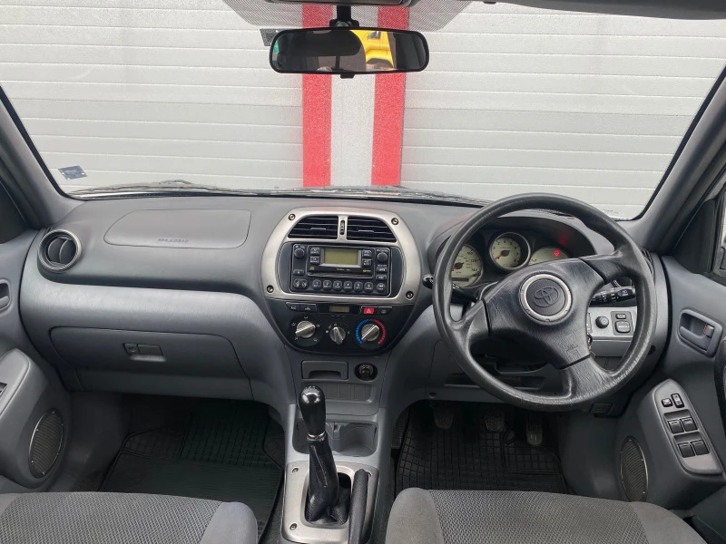 Toyota Rav4 2.0I KLIMATIK ГАЗ 105000КМ!!!, снимка 11 - Автомобили и джипове - 46070513