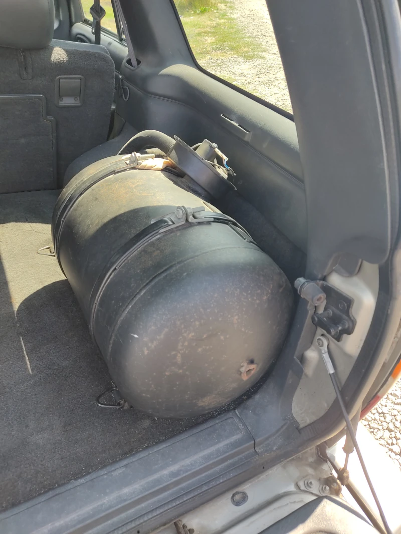 Chevrolet Blazer, снимка 11 - Автомобили и джипове - 51736119