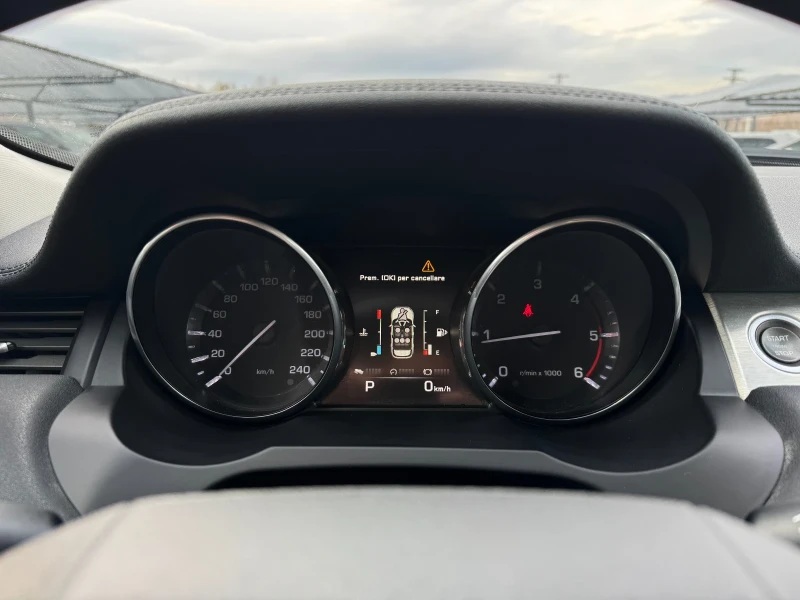 Land Rover Range Rover Evoque 2.2D-AUT-NAVI-MERIDIAN-КОЖА, снимка 13 - Автомобили и джипове - 52544597