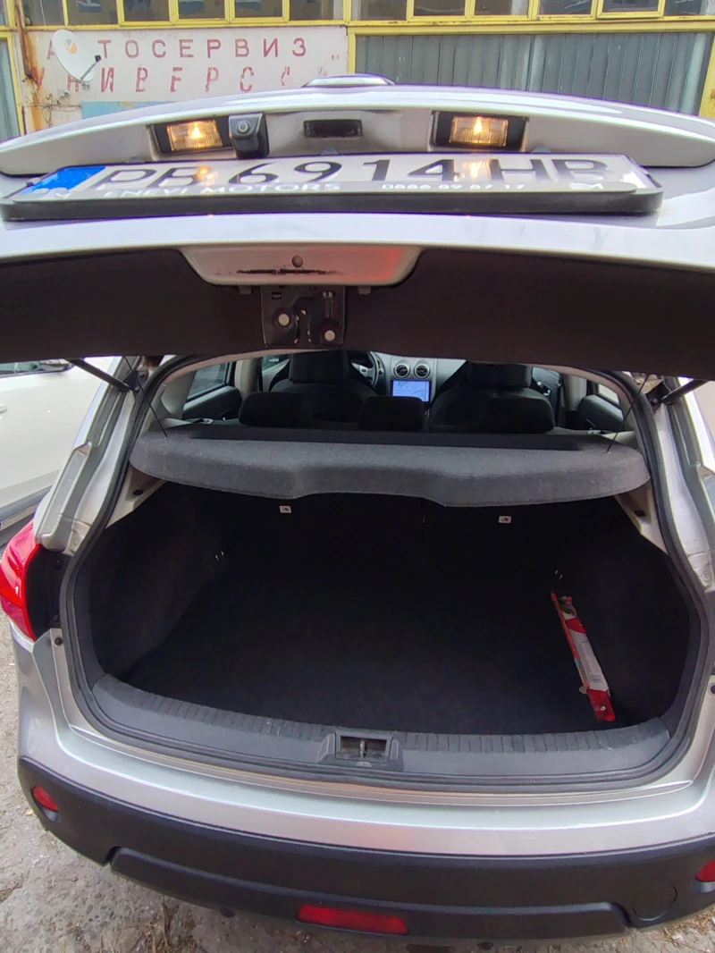 Nissan Qashqai 2.0 dci, снимка 11 - Автомобили и джипове - 52557446