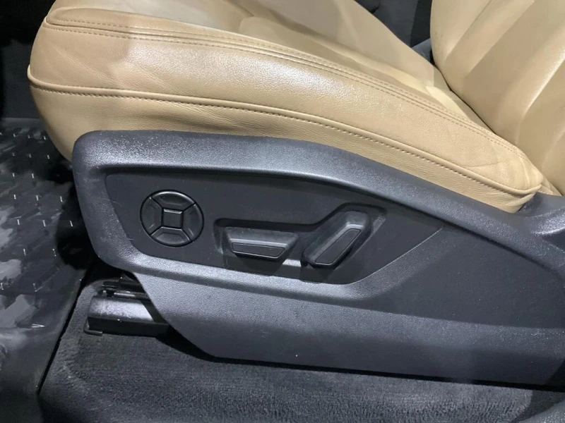 Audi Q7 * AWD TOIT PANO CUIR CAMERA RECUL NAVI MAGS * CARF, снимка 14 - Автомобили и джипове - 52848590