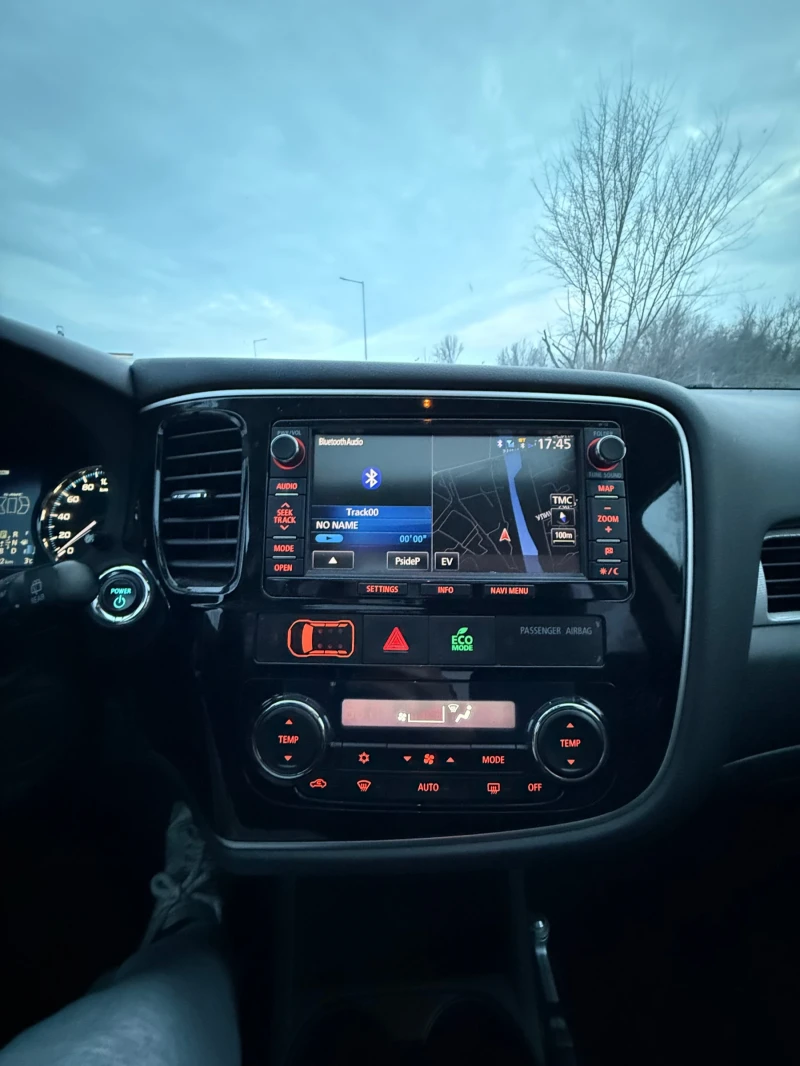 Mitsubishi Outlander, снимка 11 - Автомобили и джипове - 53374511