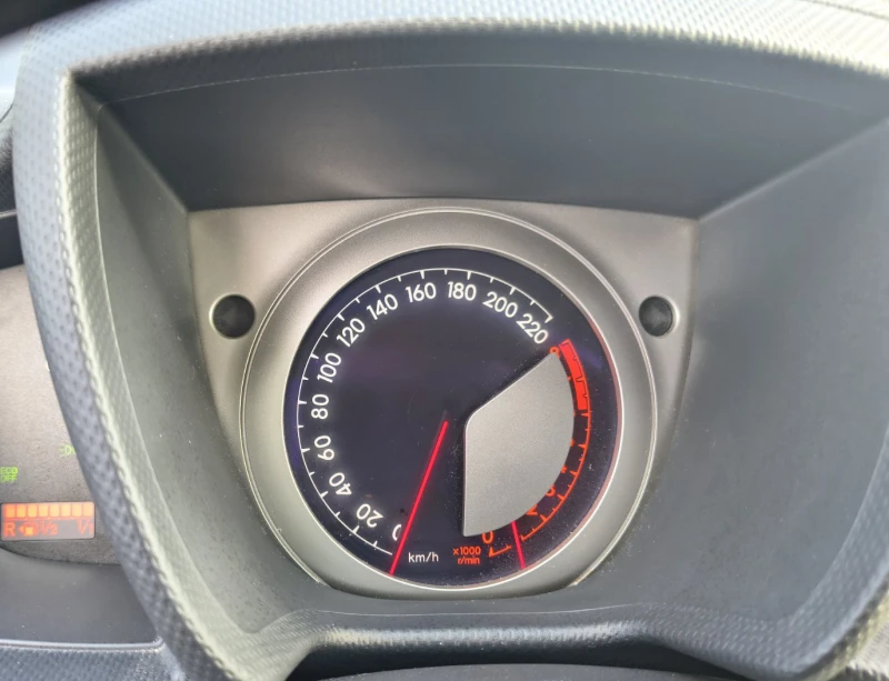 Toyota Urban Cruiser, снимка 13 - Автомобили и джипове - 53396357