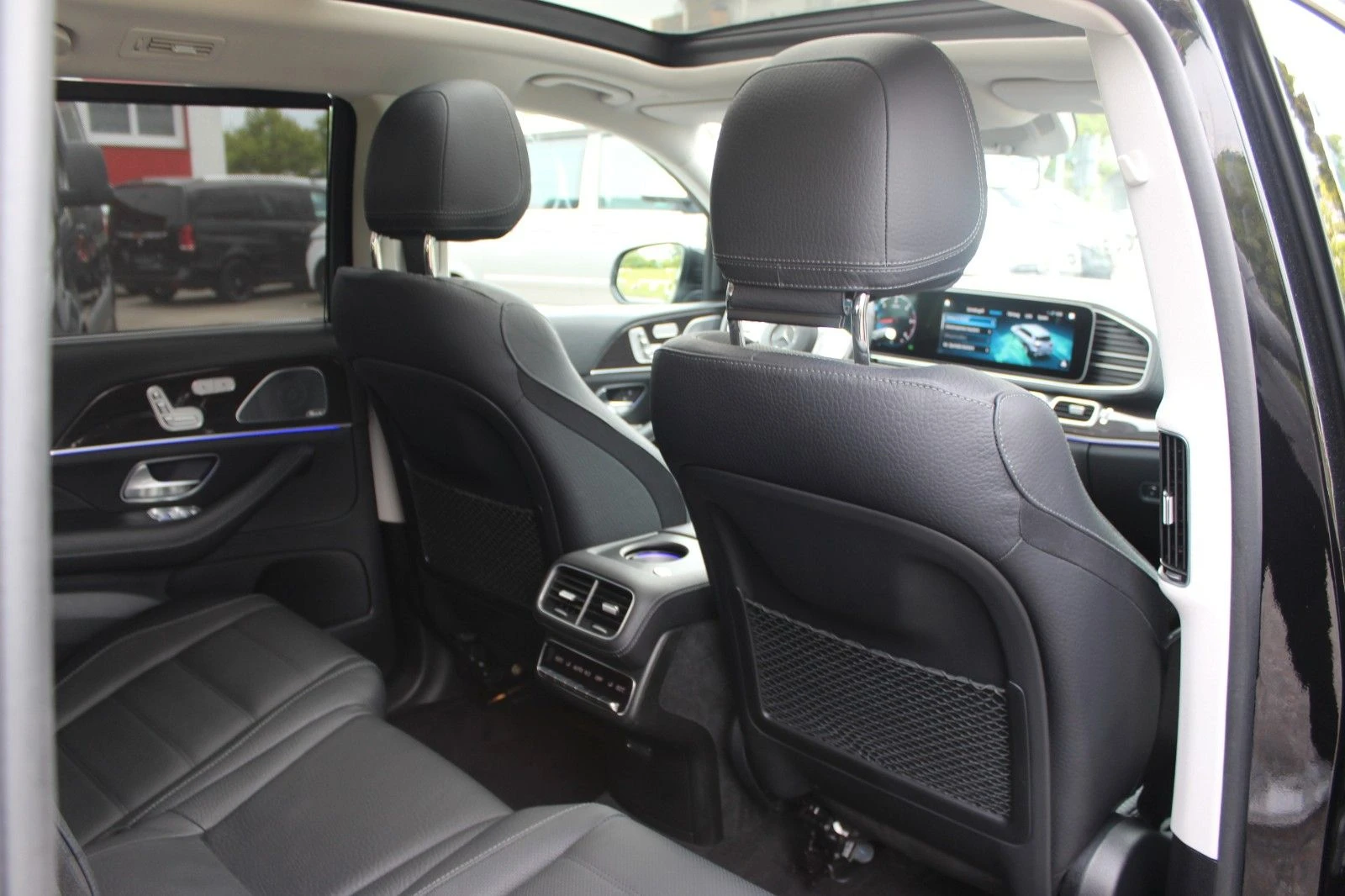 Mercedes-Benz GLS 350 D/4MATIC/AMG/286HP/360/PANO/LED/MASSAGEx4/E174 - изображение 9