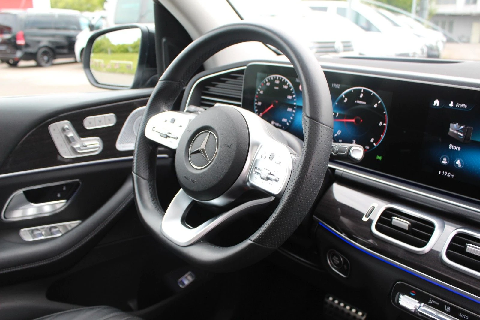 Mercedes-Benz GLS 350 D/4MATIC/AMG/286HP/360/PANO/LED/MASSAGEx4/E174pr | Mobile.bg   11