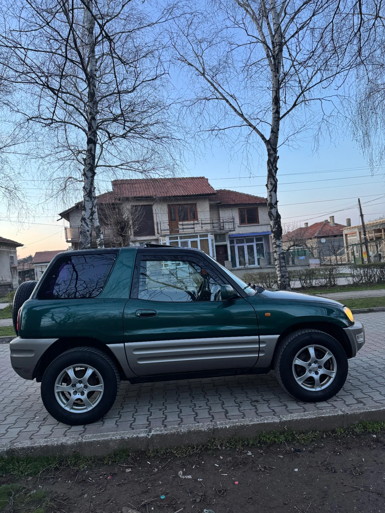 Toyota Rav4, снимка 4 - Автомобили и джипове - 54045292