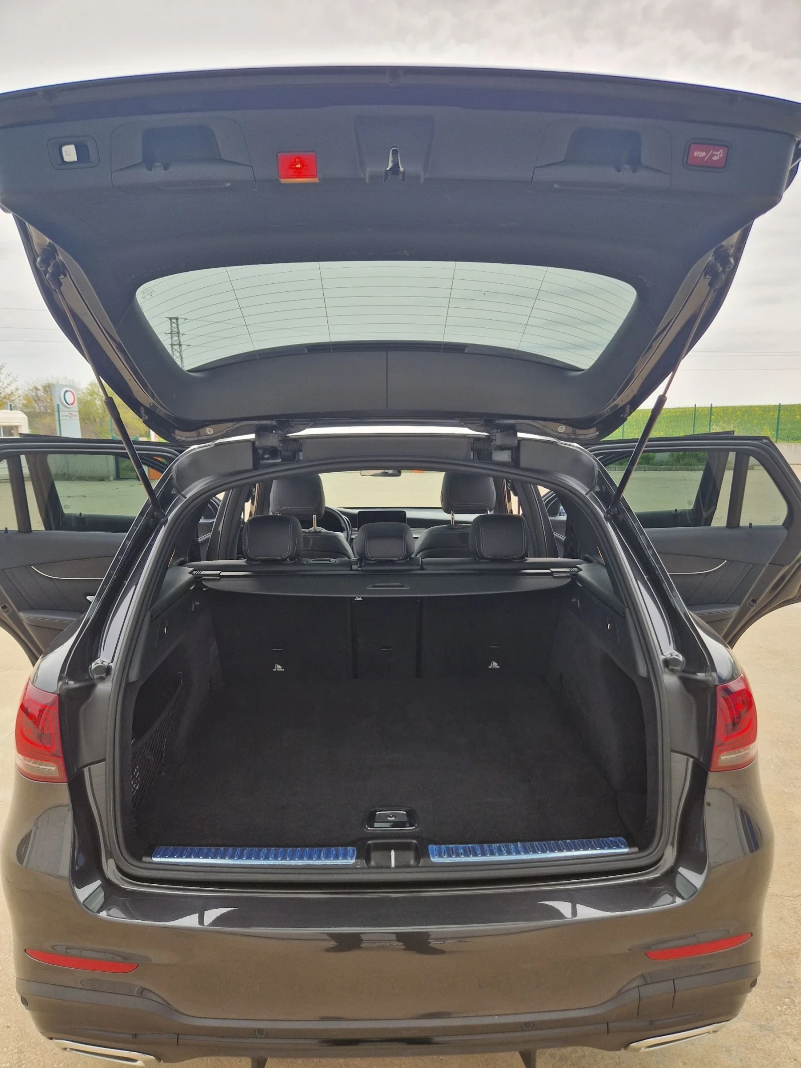 Mercedes-Benz GLC 400 d 9G-AMG FACELIFT PANORAMA DIGITAL MULTIBEAM LED  , снимка 7 - Автомобили и джипове - 54531340