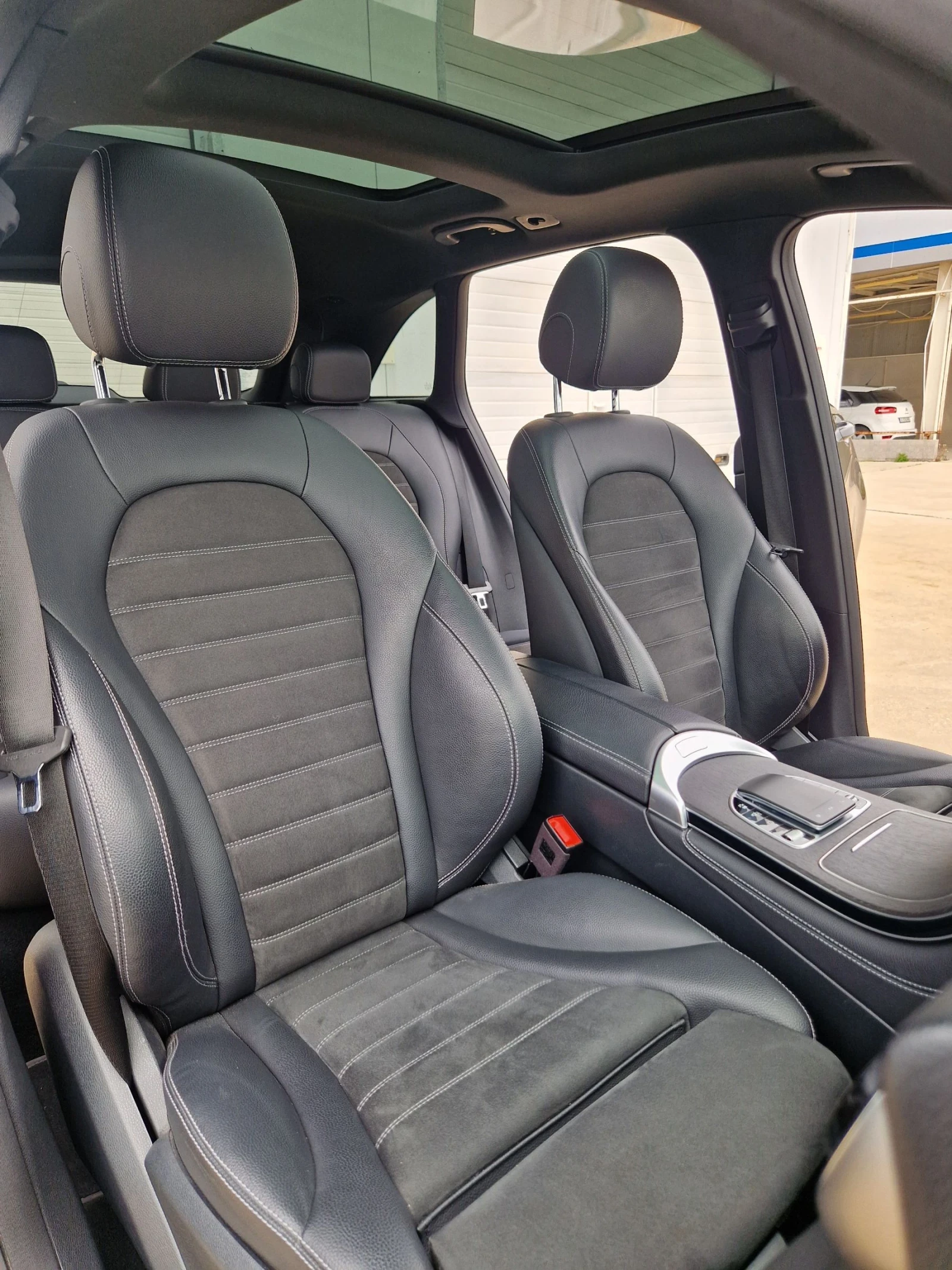 Mercedes-Benz GLC 400 d 9G-AMG FACELIFT PANORAMA DIGITAL MULTIBEAM LED  , снимка 8 - Автомобили и джипове - 54531340