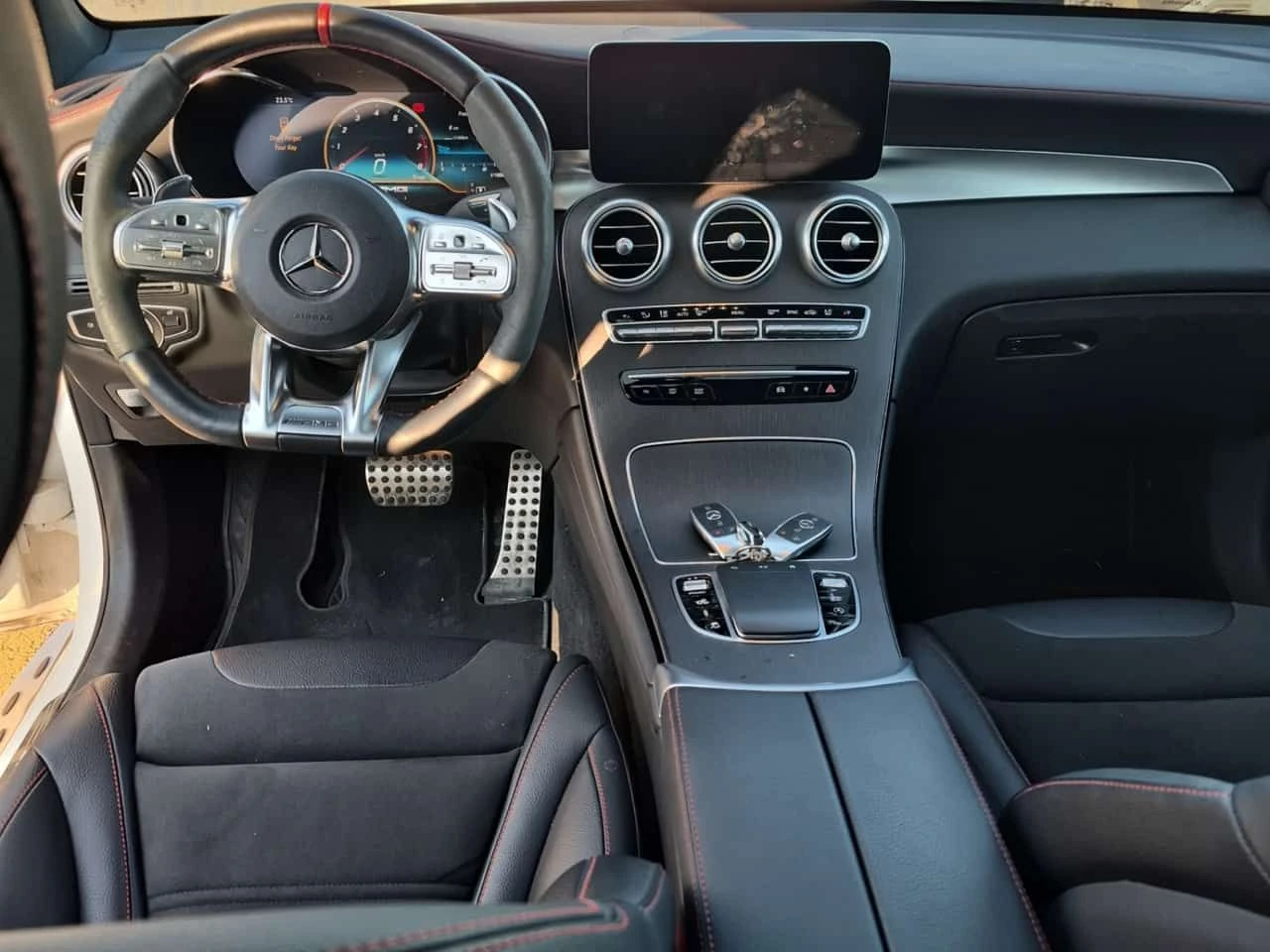 Mercedes-Benz GLC 43 AMG ДИСТРОНИК * 360 * PANO * ПОДГРЕВИ * АВТОКРЕДИТ, снимка 10 - Автомобили и джипове - 55288457