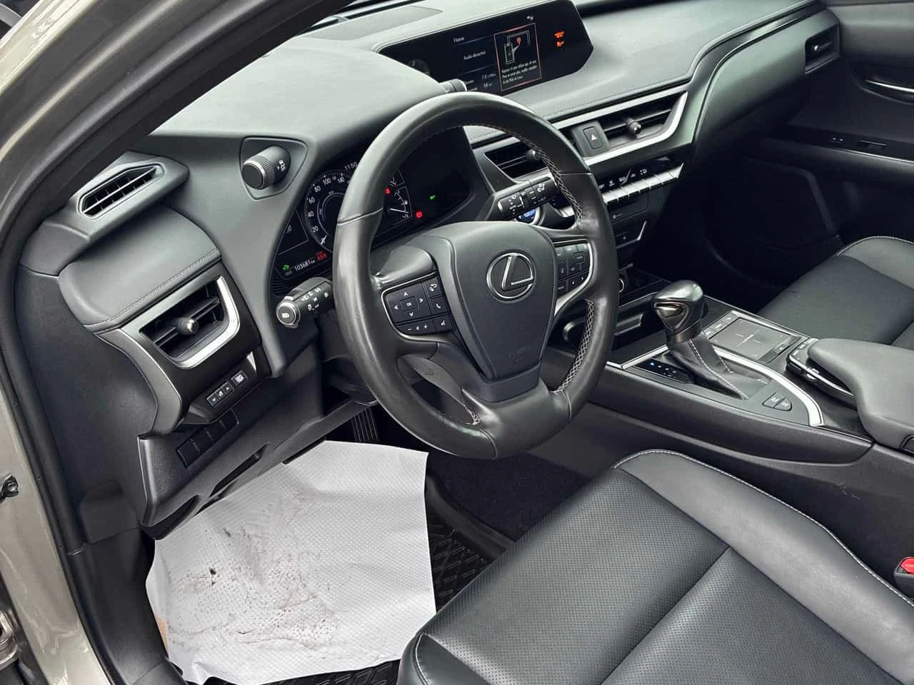 Lexus UX 250h * CARFAX * ОПЦИЯ ЗА ФИНАНСИРАНЕ, снимка 5 - Автомобили и джипове - 56275943