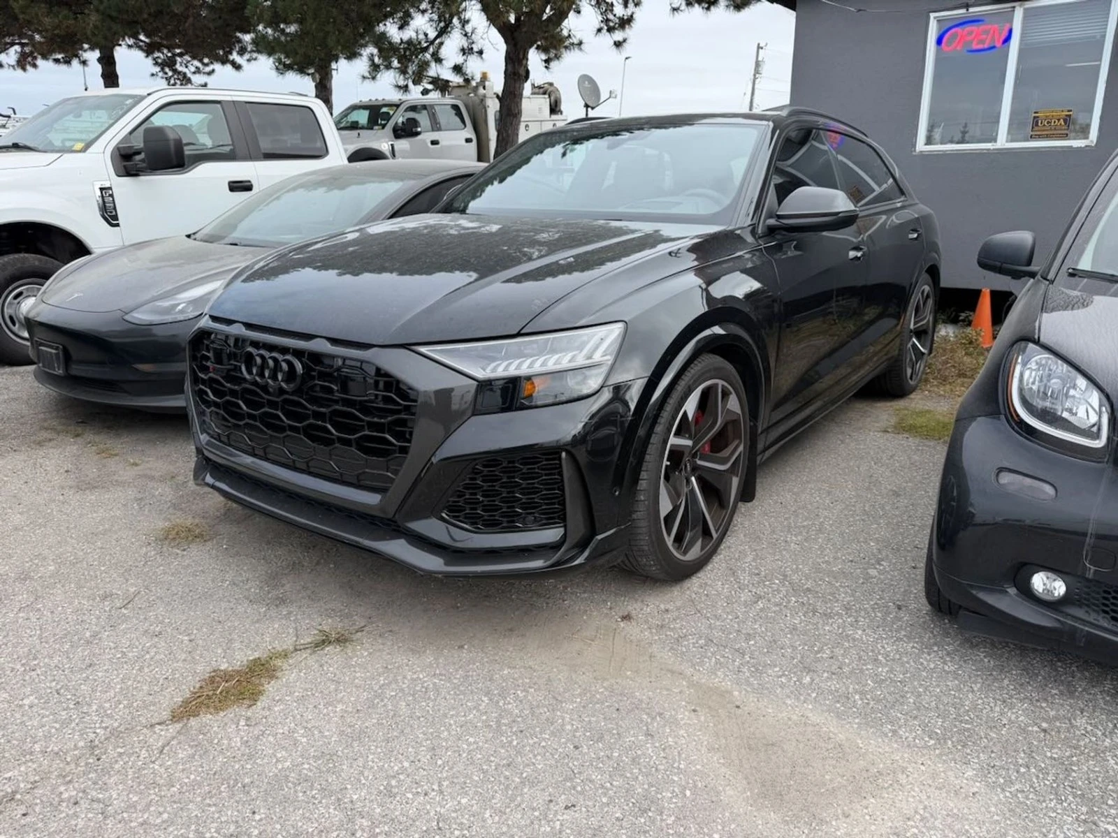 Audi RSQ8 Bang&Olufsen * FullBlack * АвтоКредит * ЦЕНА ДО БГ