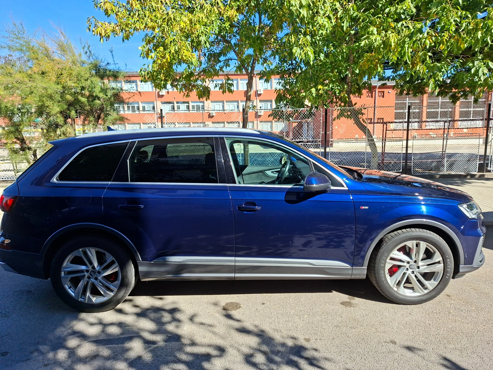 Audi Q7, снимка 3 - Автомобили и джипове - 56390626