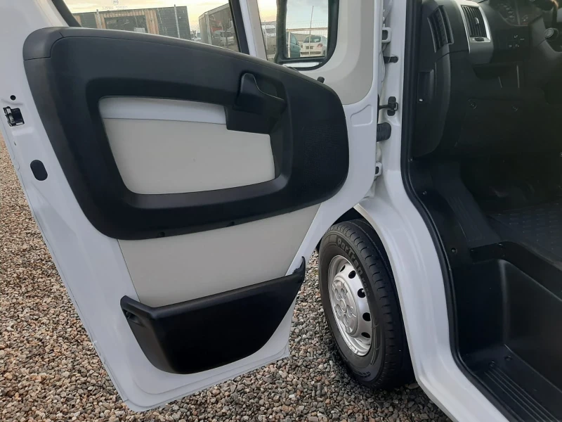 Fiat Ducato 2.3 150кс нави климатроник като нов, снимка 9 - Бусове и автобуси - 48327793