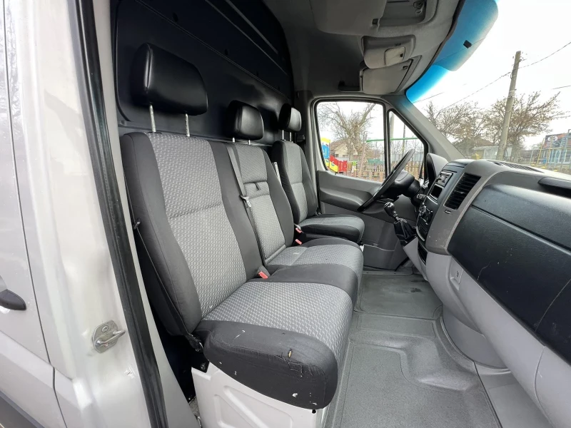 VW Crafter 2.0TDI MAXI БАЗА КЛИМАТРОНИК, снимка 10 - Бусове и автобуси - 48540976