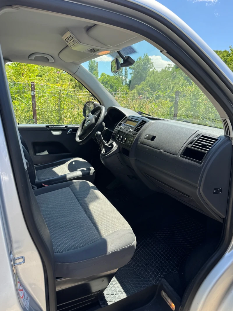 VW Caravelle, снимка 2 - Бусове и автобуси - 51702910