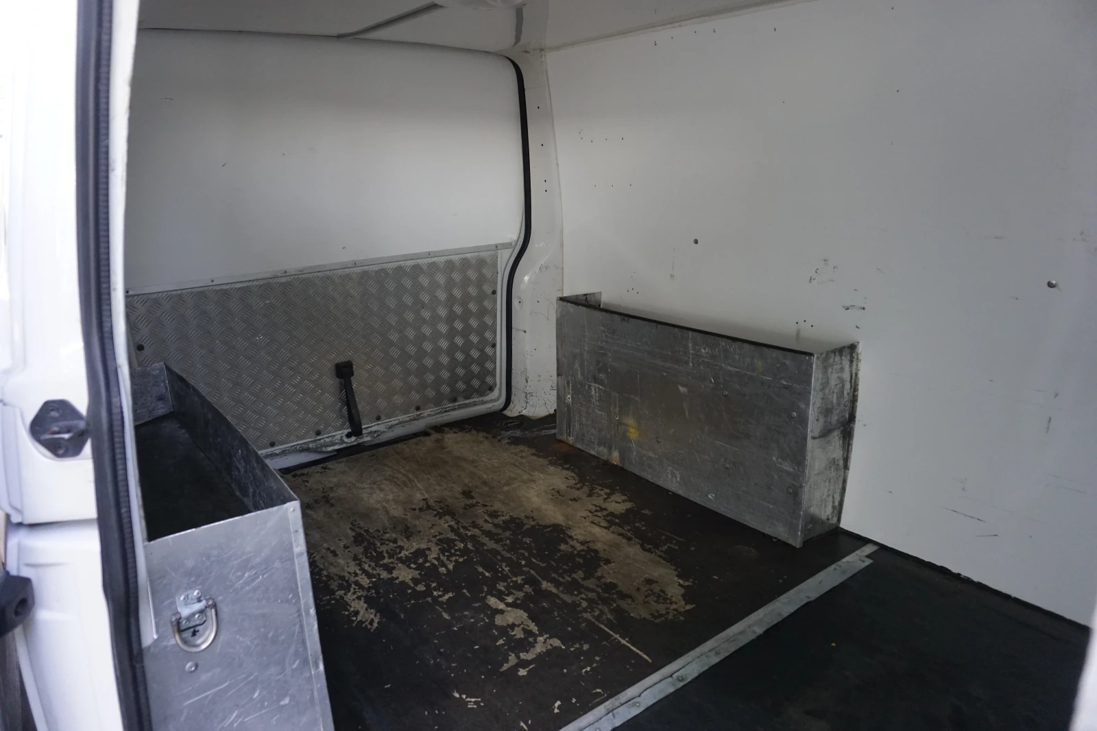 VW Transporter 2.0TDI/150kc/4x4/4Motion/Нови гуми - изображение 9