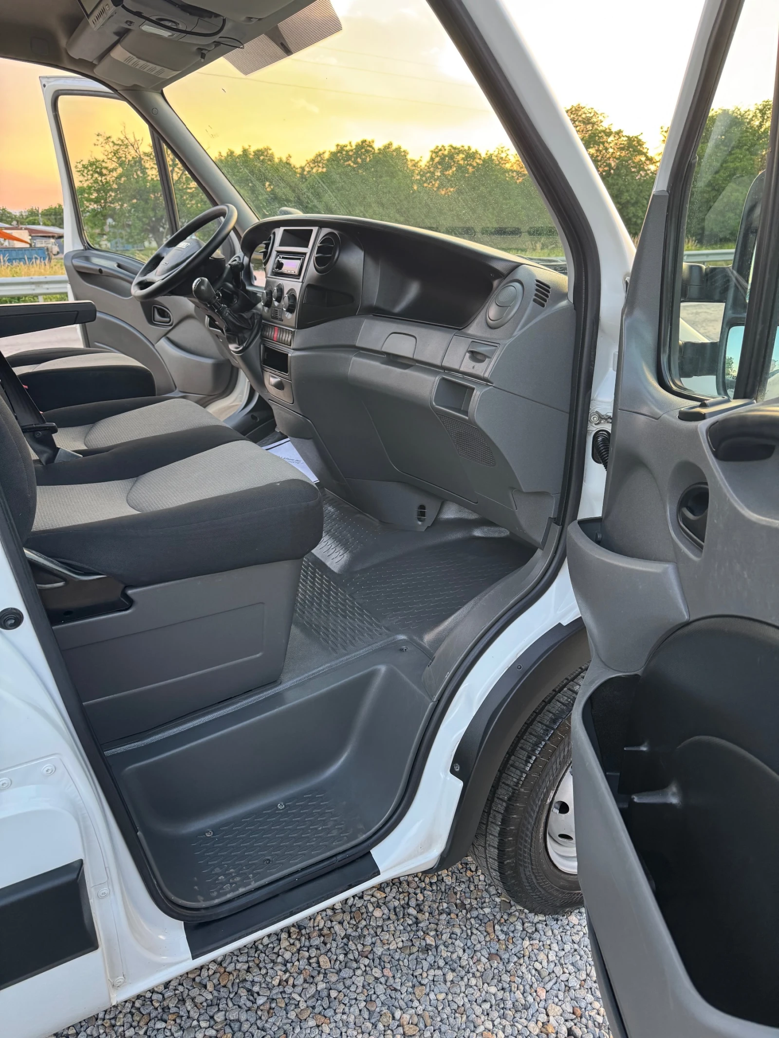 Iveco Daily 35S15* 2.3HPI* Клима* Германия* 6ск* Фургон* , снимка 14 - Бусове и автобуси - 54858614