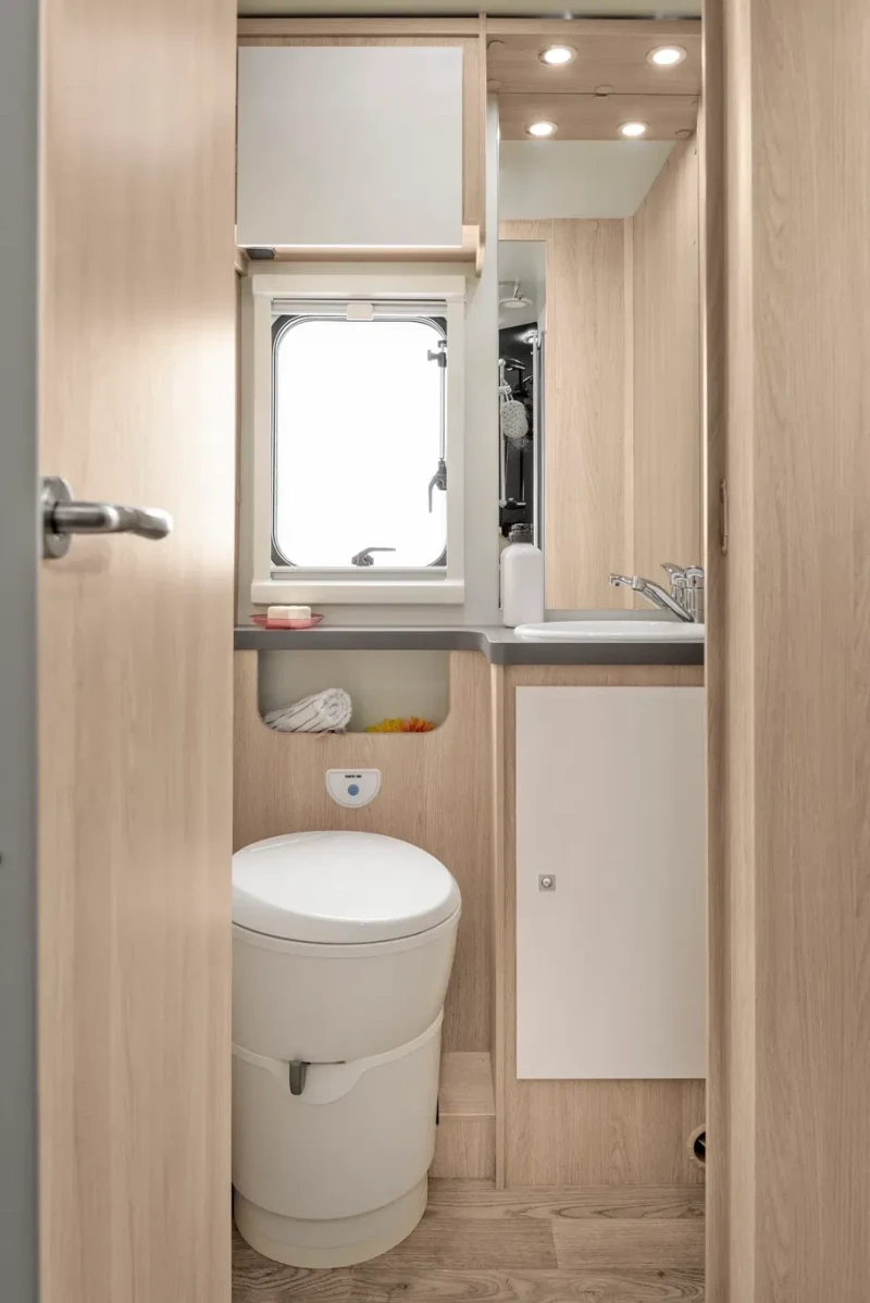 Кемпер Giottiline Siena 395 AT8 165к.с. Premiere, снимка 5 - Каравани и кемпери - 52769340