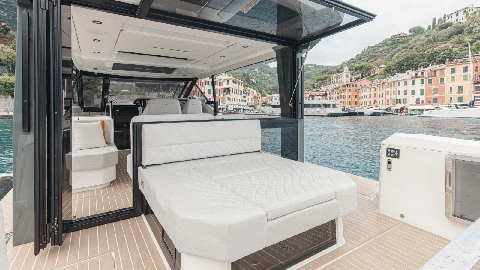 Моторна яхта Saxdor 400 GTO SMART EDITION - изображение 6