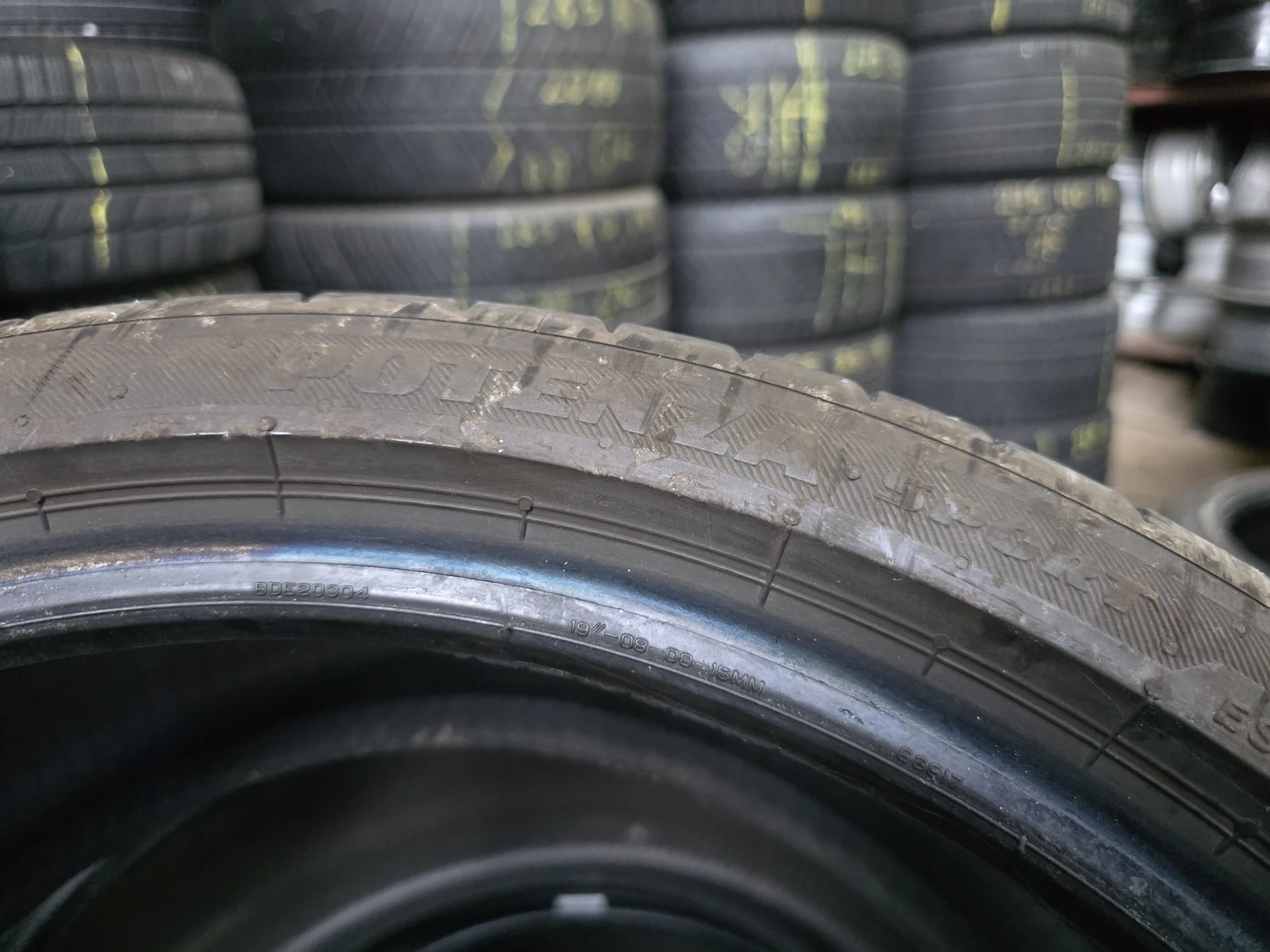 Гуми Летни 245/35R19, снимка 3 - Гуми и джанти - 56664382