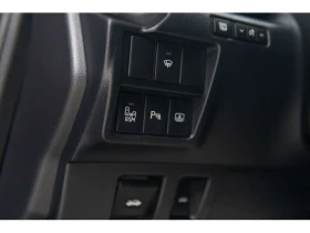 Lexus IS * 4dr Sdn AWD * CARFAX * ЦЕНА ДО БГ, снимка 13