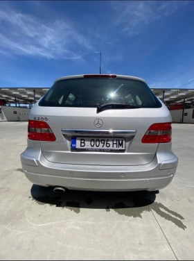     Mercedes-Benz B 200