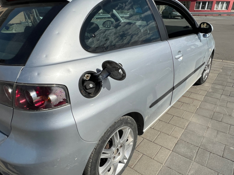 Seat Ibiza Газ/Бензин, снимка 6 - Автомобили и джипове - 46381330