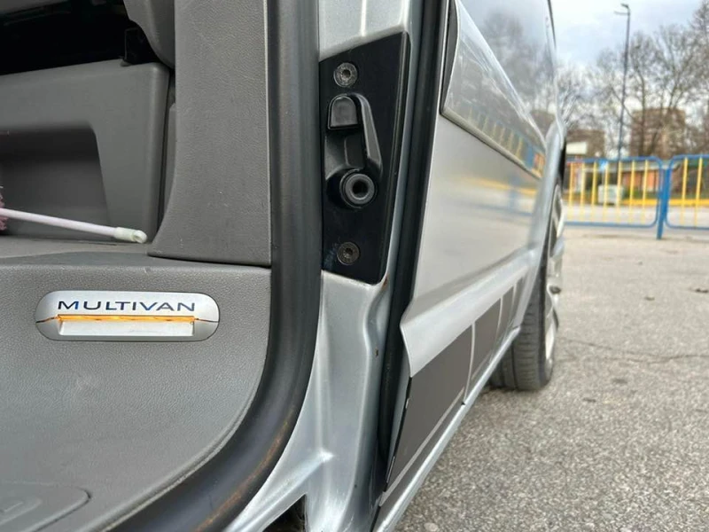 VW Multivan, снимка 4 - Автомобили и джипове - 48387628