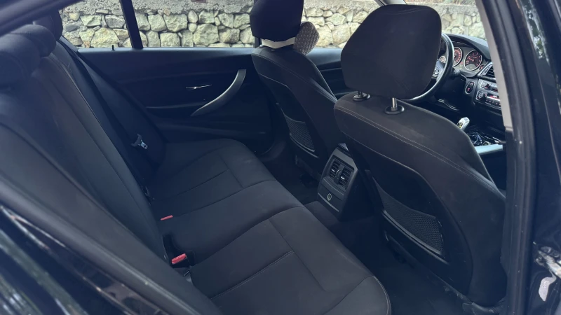 BMW 320 xDrive, снимка 13 - Автомобили и джипове - 52446698