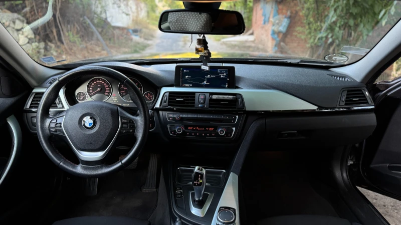 BMW 320 xDrive, снимка 9 - Автомобили и джипове - 52446698