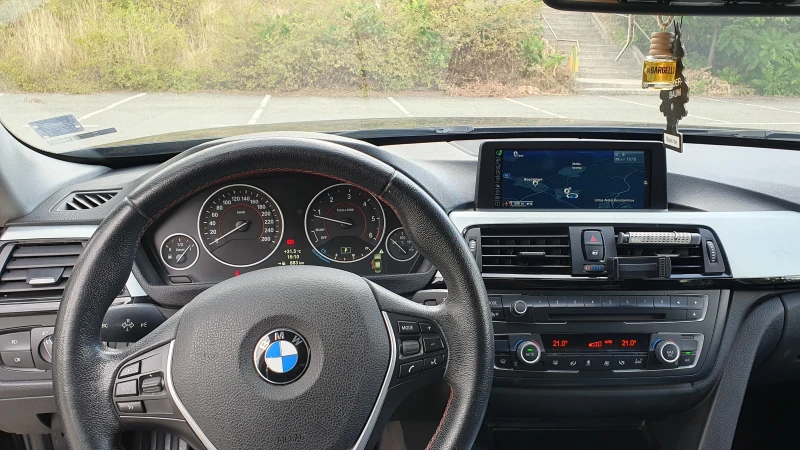 BMW 320 xDrive, снимка 7 - Автомобили и джипове - 52446698