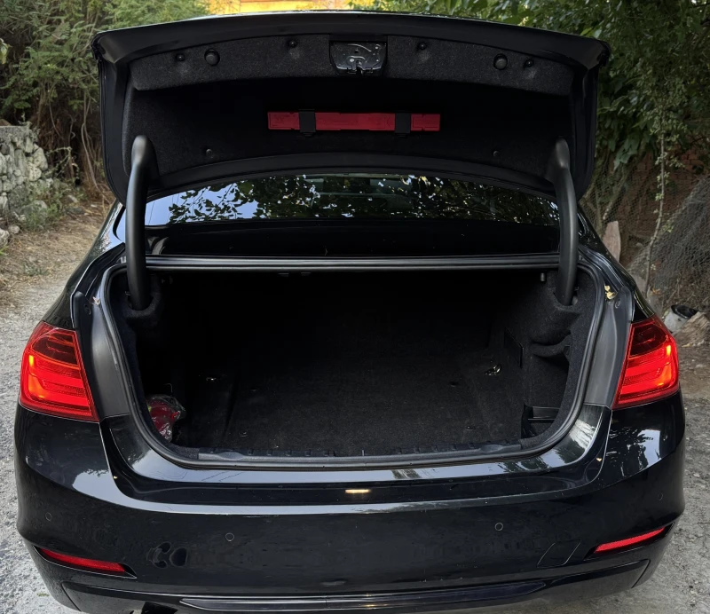 BMW 320 xDrive, снимка 10 - Автомобили и джипове - 52446698