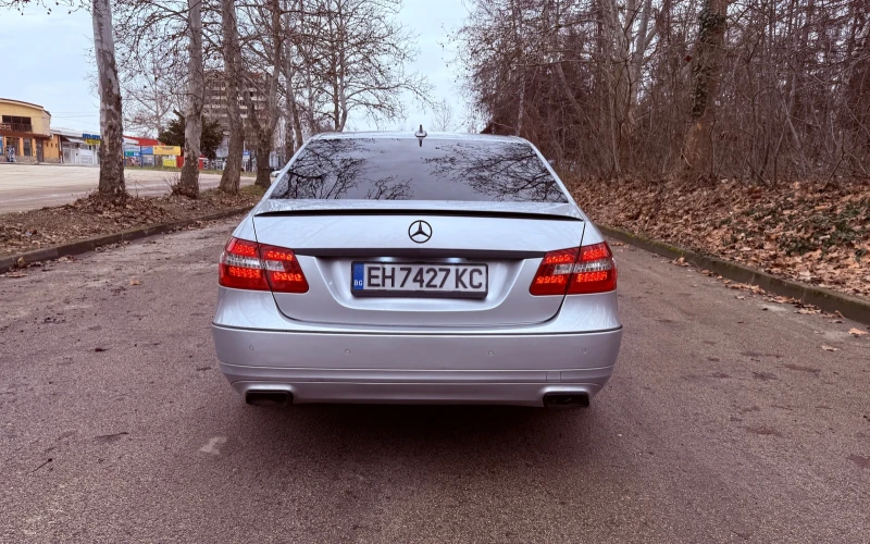 Mercedes-Benz E 250, снимка 3 - Автомобили и джипове - 53569033