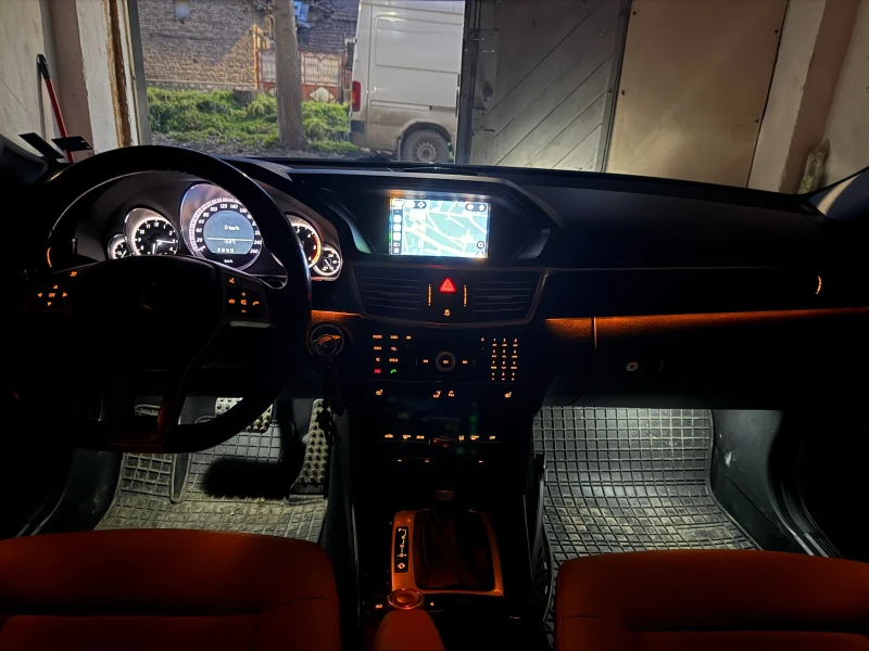 Mercedes-Benz E 250, снимка 8 - Автомобили и джипове - 53569033