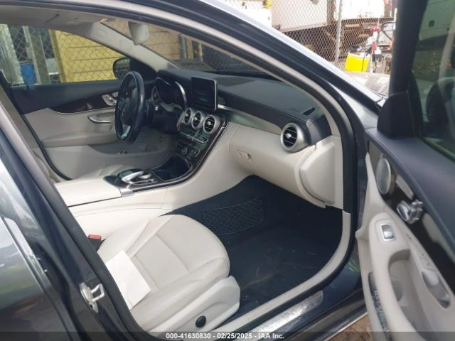 Mercedes-Benz C 300 4matic* Luxury* Burmester* Пано*  - изображение 7