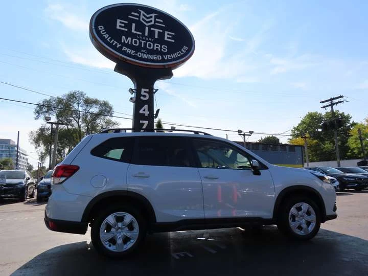 Subaru Forester  2.5 L - AWD - Reverse Camera - Heated Seats !!, снимка 3 - Автомобили и джипове - 54327790