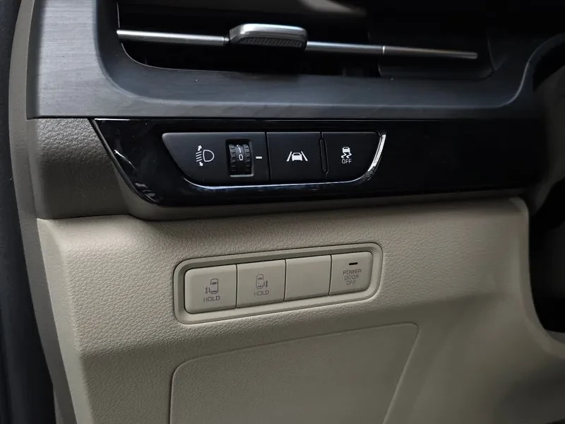 Kia Carnival 2.2 CRDi 9 места   202 к.с.   Нисък пробег   ТОП Ц, снимка 12 - Автомобили и джипове - 55048587