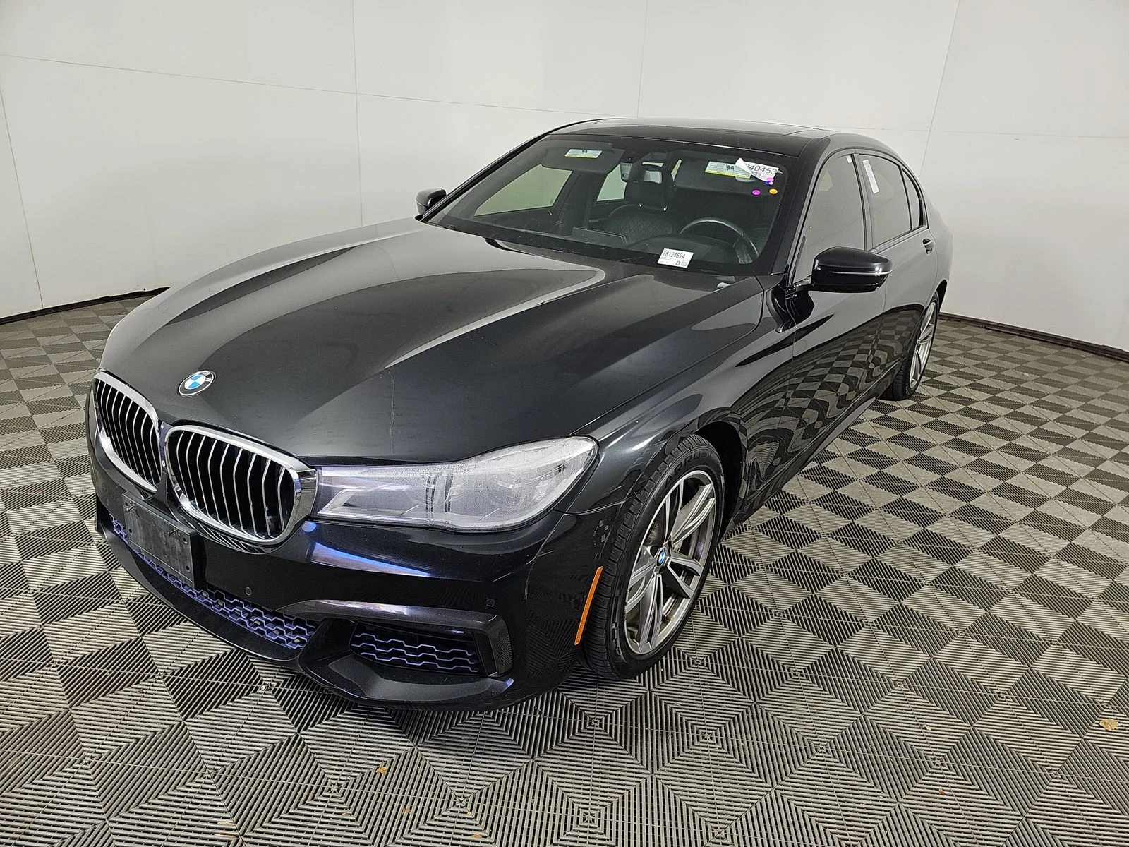 BMW 750 M* SPORT* XDRIVE* HARMON* KARDON* МАСАЖ* ХЕДЪП* ПА, снимка 1