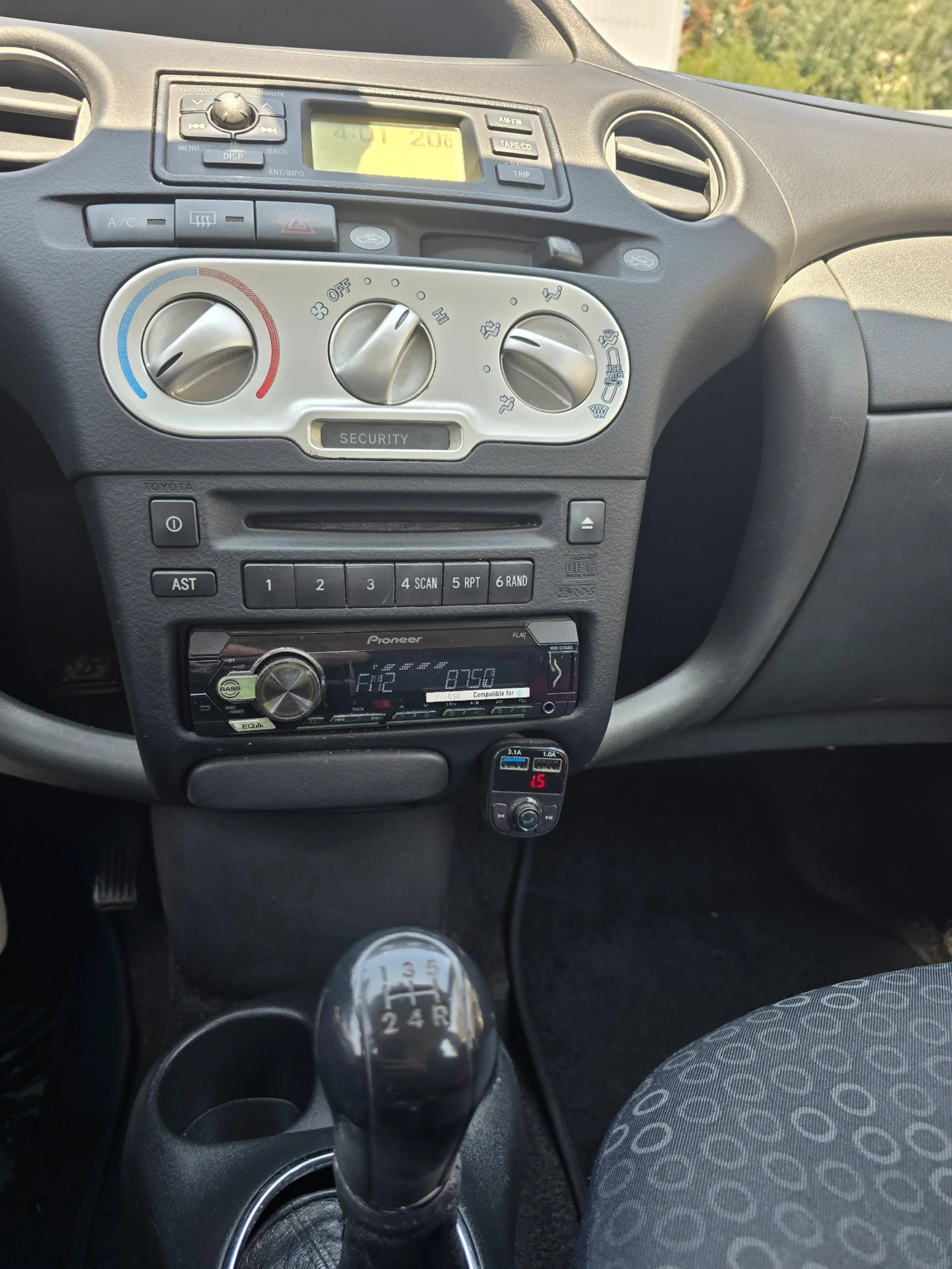 Toyota Yaris  - изображение 6
