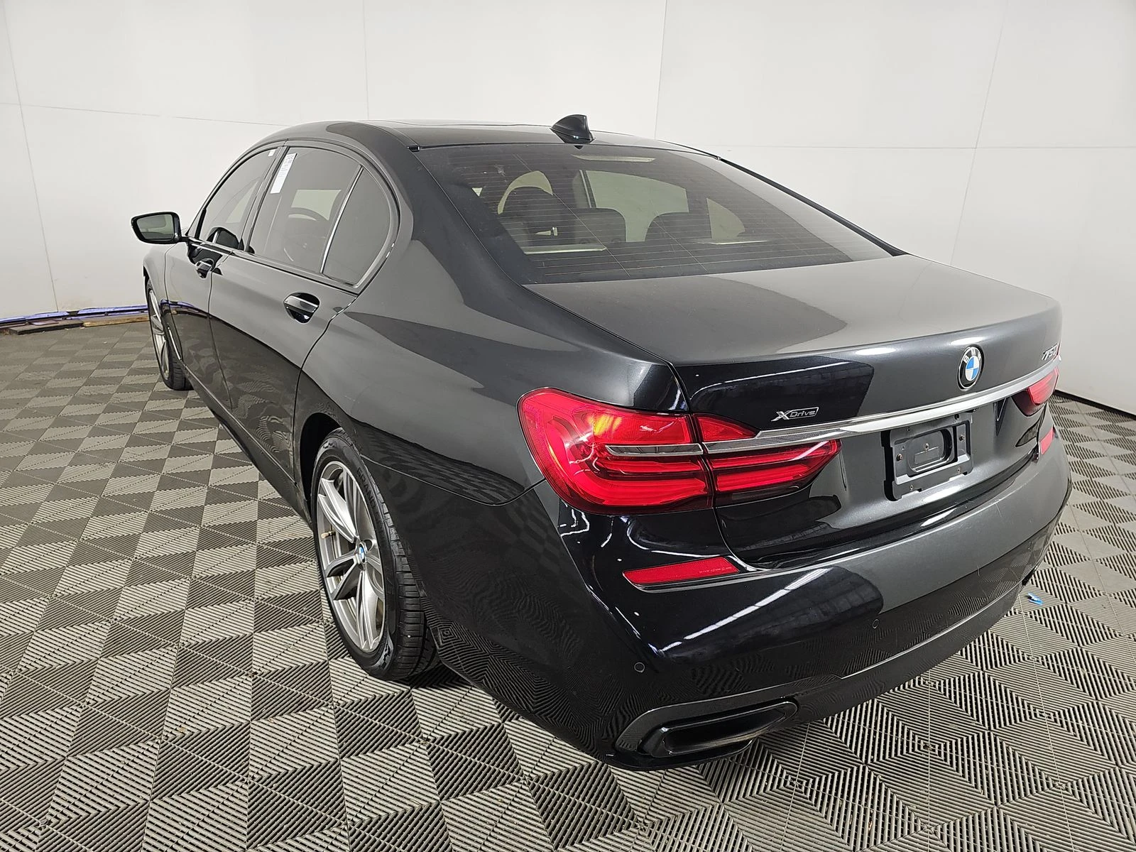 BMW 750 M* SPORT* XDRIVE* HARMON* KARDON* * *  | Mobile.bg   4