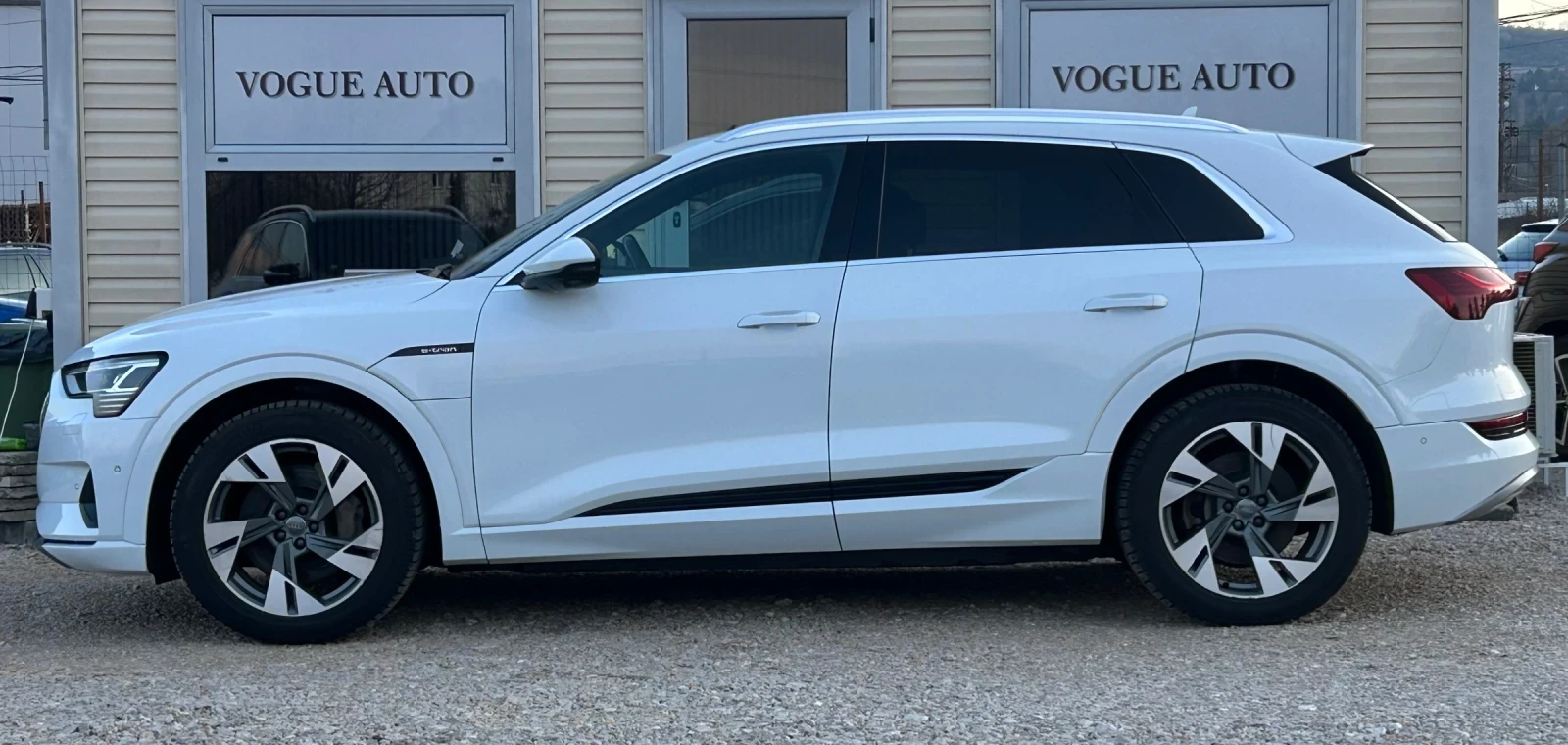 Audi E-Tron 55* QUATTRO* 95KW* B&O* 360* ACC* MEMORY, снимка 6 - Автомобили и джипове - 53738221